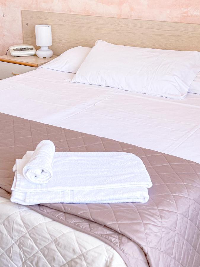 Hotel Ambassador Laigueglia Eksteriør bilde